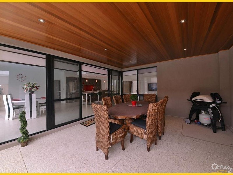 14 Yarmouth Road, Jindalee WA 6036