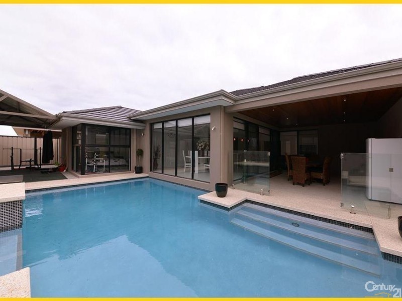 14 Yarmouth Road, Jindalee WA 6036