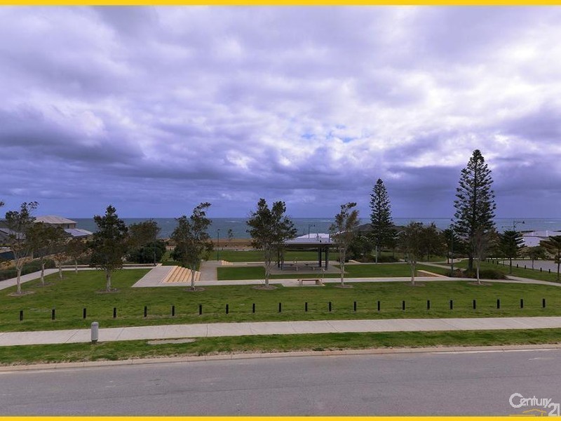 14 Yarmouth Road, Jindalee WA 6036