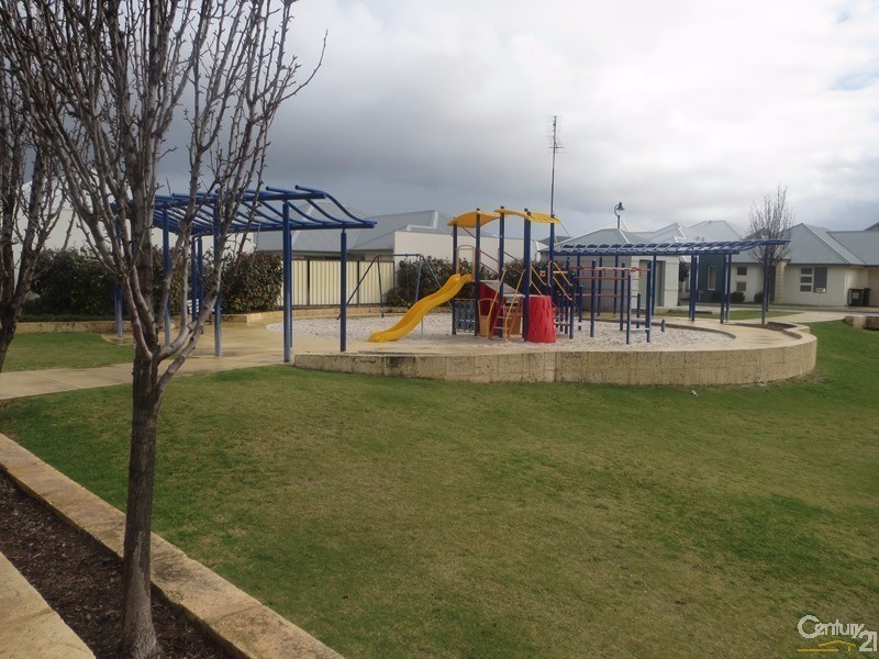 8 Tambelyn Street, Clarkson WA 6030