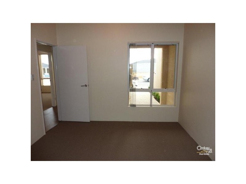 8 Portsalon Parkway, Butler WA 6036