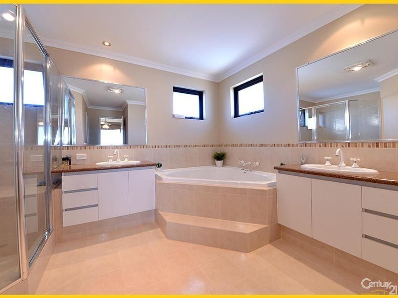 23 Lena Pass, Mindarie WA 6030