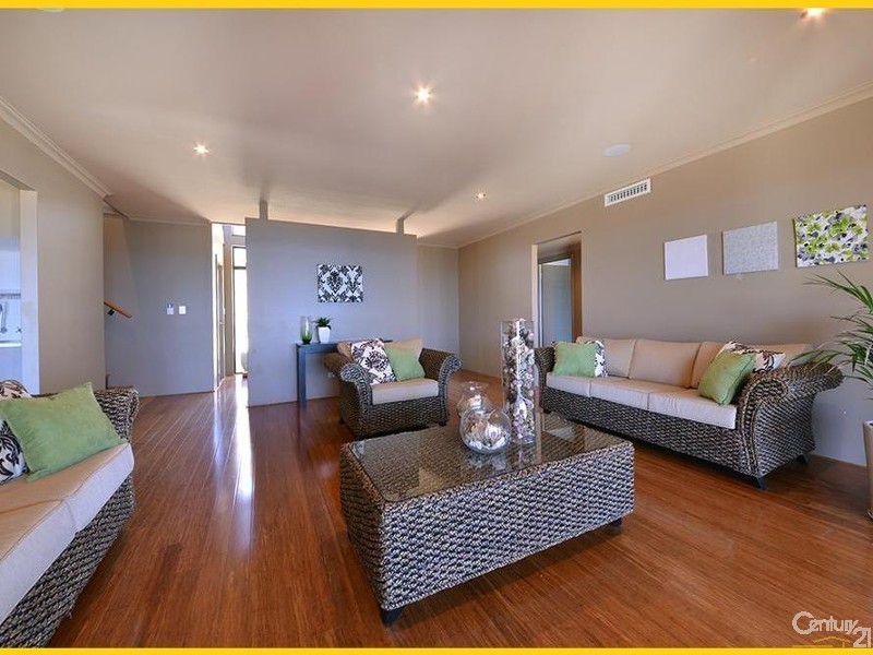 11 Belize Way, Mindarie WA 6030