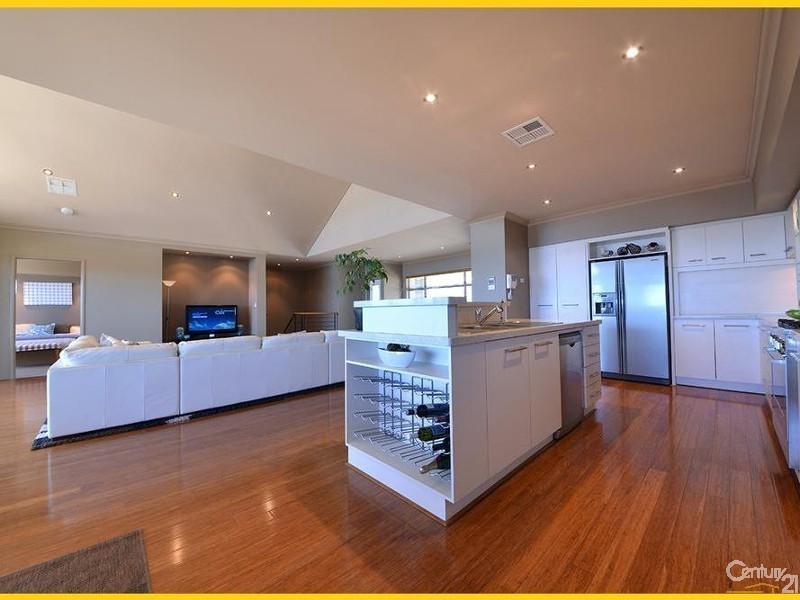 11 Belize Way, Mindarie WA 6030