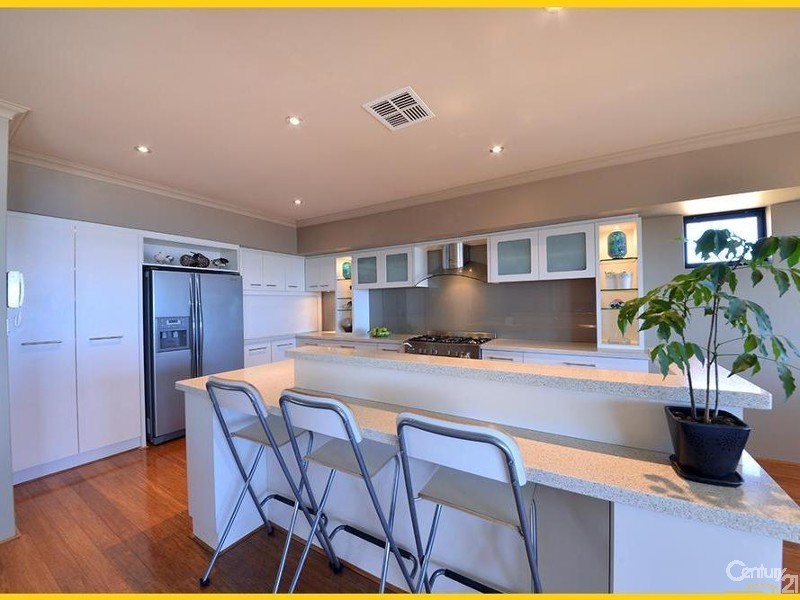 11 Belize Way, Mindarie WA 6030