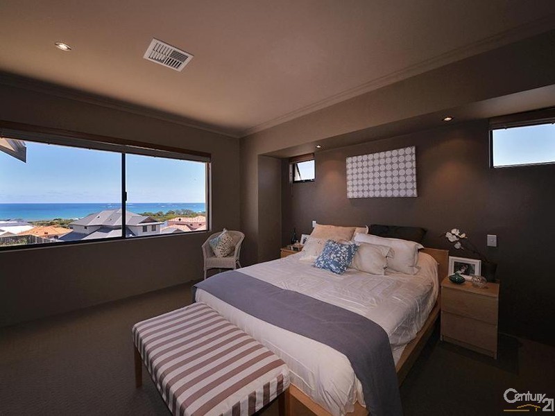 11 Belize Way, Mindarie WA 6030