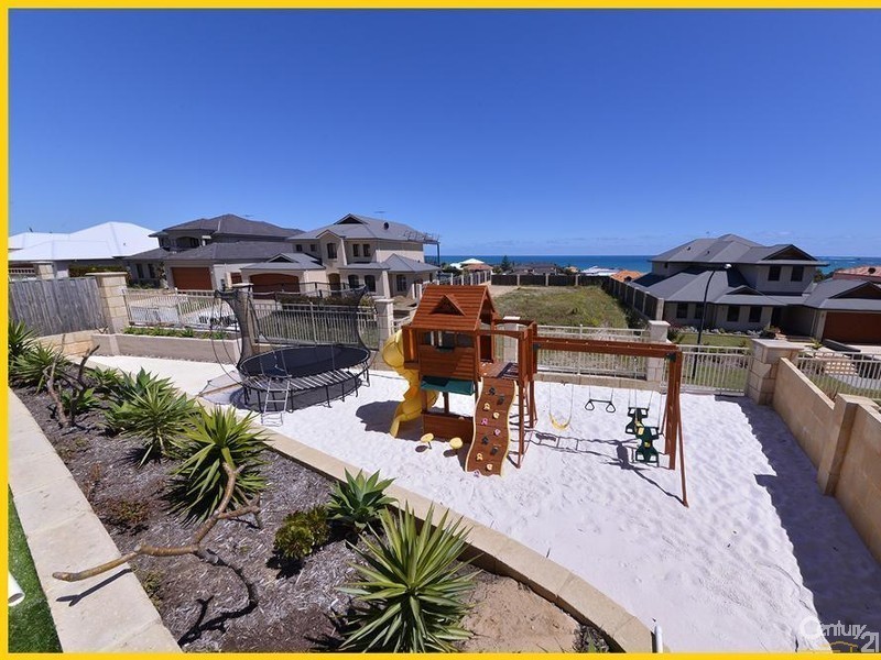 11 Belize Way, Mindarie WA 6030