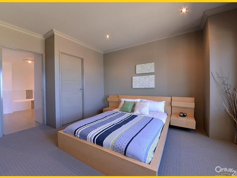 11 Belize Way, Mindarie WA 6030