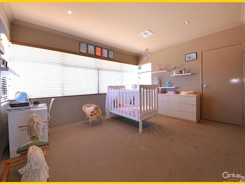 11 Belize Way, Mindarie WA 6030