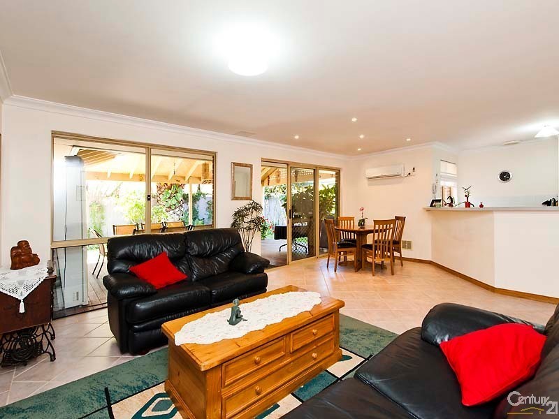 4 Sea Edge, Mindarie WA 6030