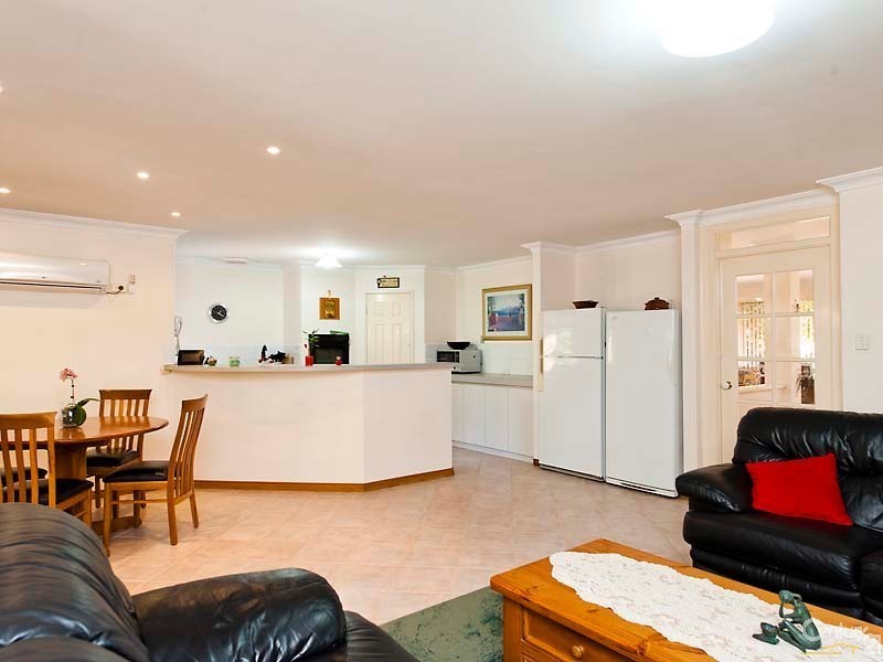 4 Sea Edge, Mindarie WA 6030