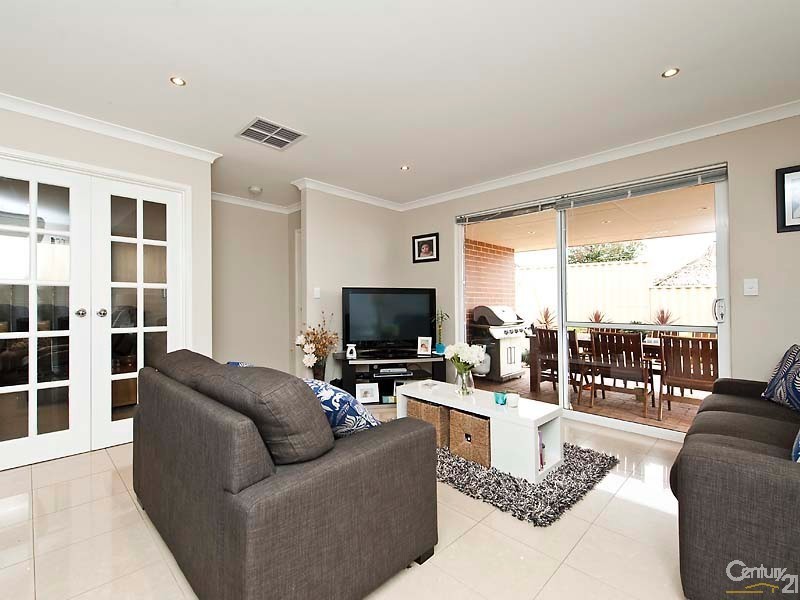 4 Fedamore Approach, Ridgewood WA 6030