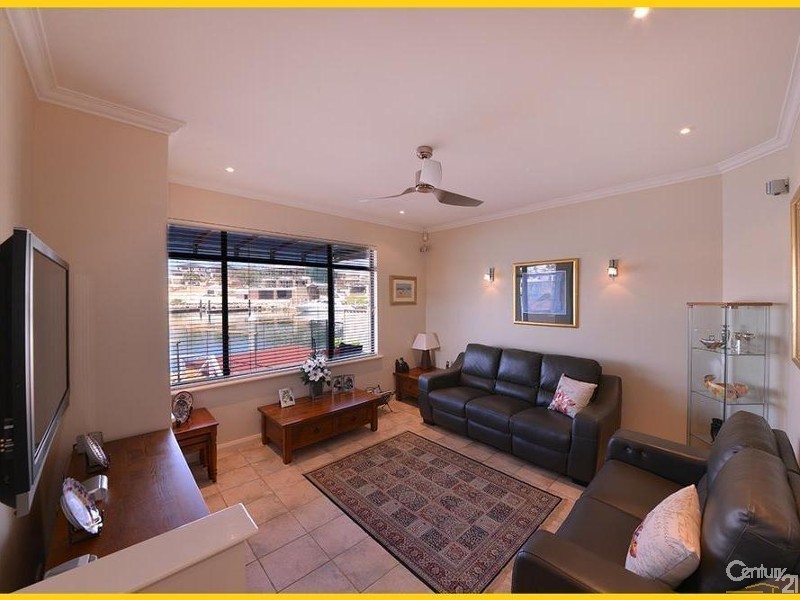 1A Keys Close, Mindarie WA 6030