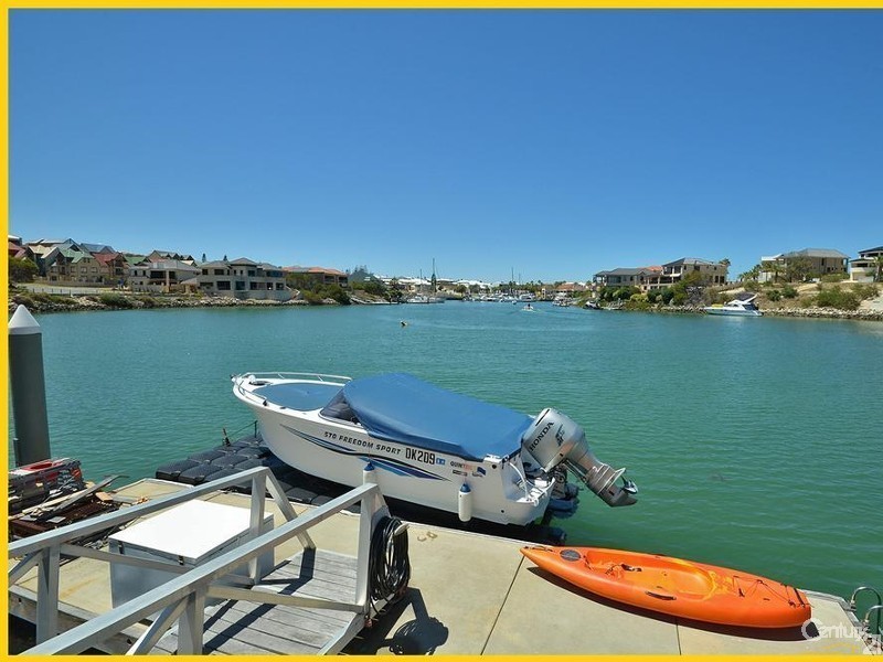 1A Keys Close, Mindarie WA 6030