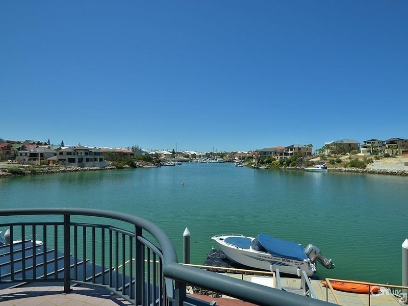 1A Keys Close, Mindarie WA 6030