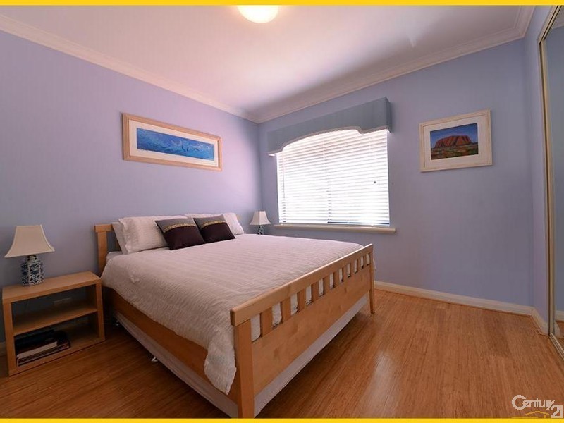 1A Keys Close, Mindarie WA 6030