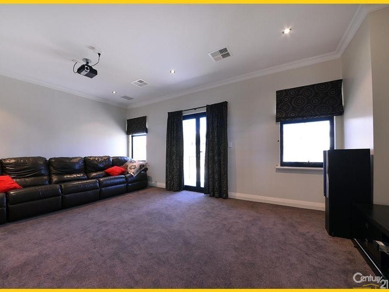 38 Lighthouse Parade, Mindarie WA 6030