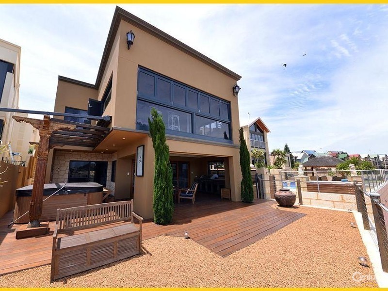 8A Kings Lynn Rise, Mindarie WA 6030