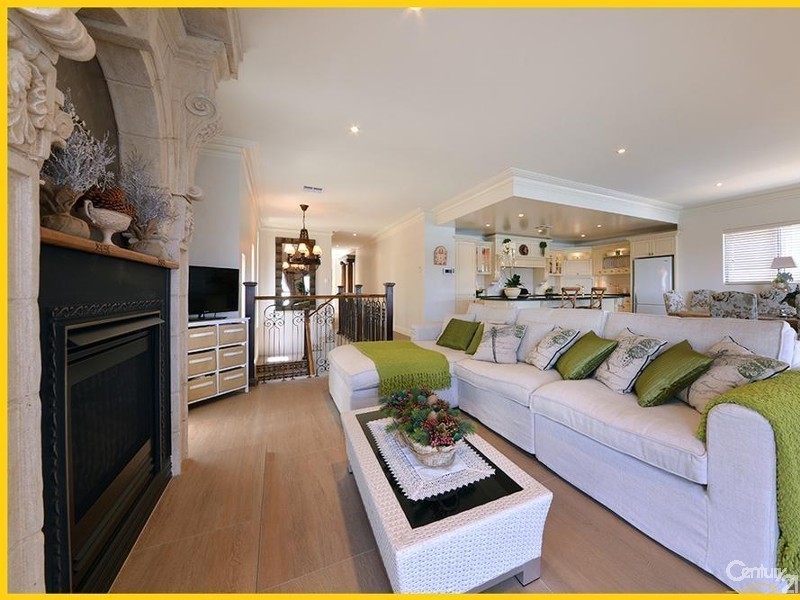 8A Kings Lynn Rise, Mindarie WA 6030