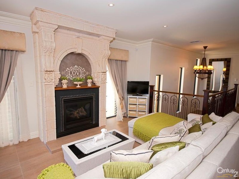 8A Kings Lynn Rise, Mindarie WA 6030