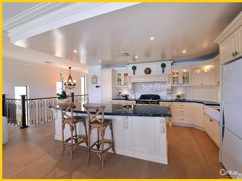 8A Kings Lynn Rise, Mindarie WA 6030