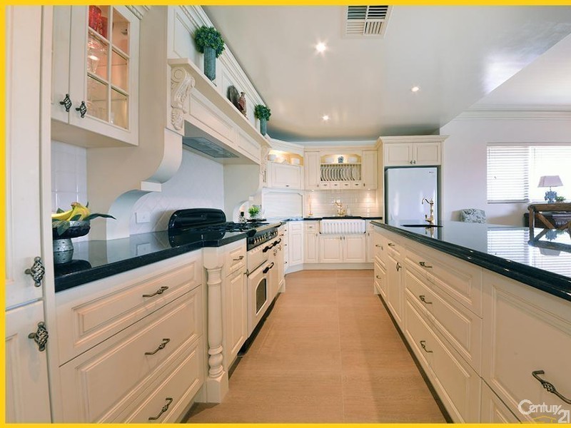 8A Kings Lynn Rise, Mindarie WA 6030