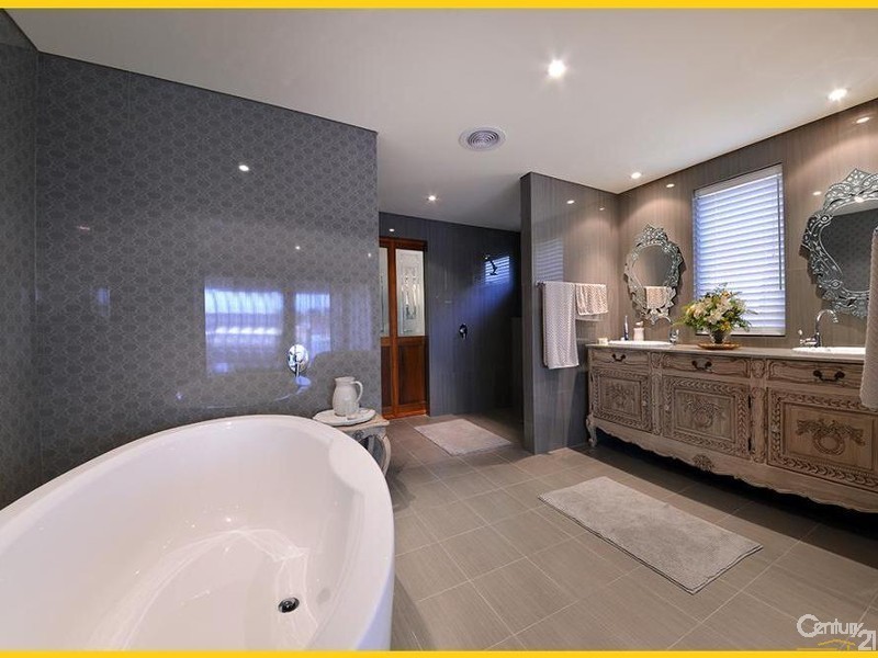 8A Kings Lynn Rise, Mindarie WA 6030