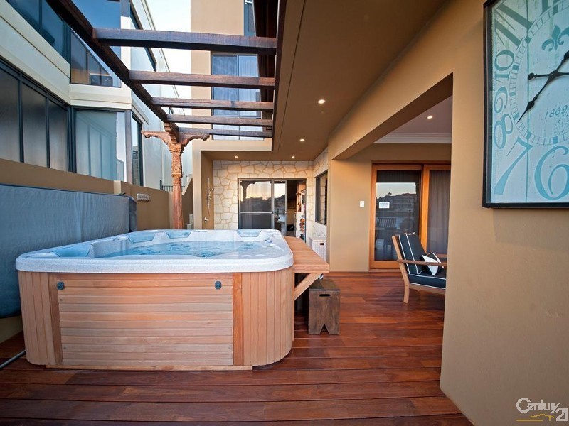 8A Kings Lynn Rise, Mindarie WA 6030