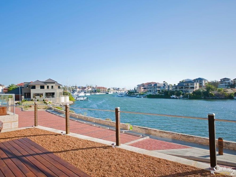 8A Kings Lynn Rise, Mindarie WA 6030