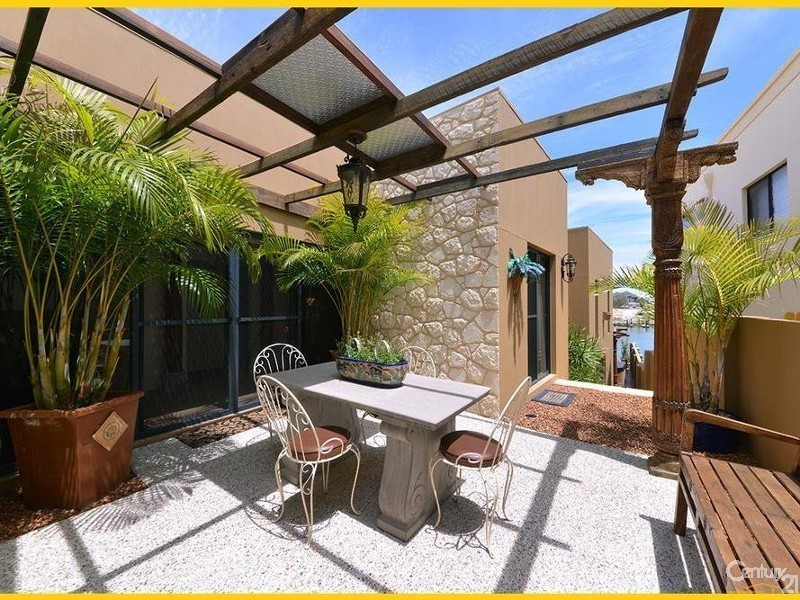 8A Kings Lynn Rise, Mindarie WA 6030