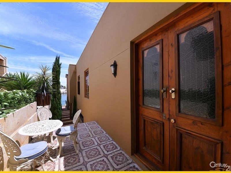 8A Kings Lynn Rise, Mindarie WA 6030