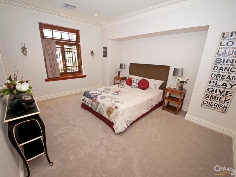 8A Kings Lynn Rise, Mindarie WA 6030