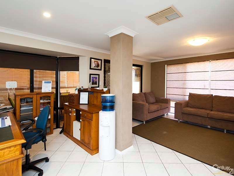 12 Kilmarnock Loop, Kinross WA 6028