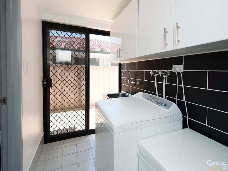 12 Kilmarnock Loop, Kinross WA 6028