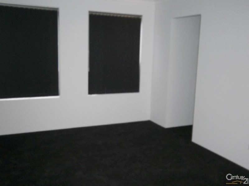 4 Rotterdam Vista, Hocking WA 6065