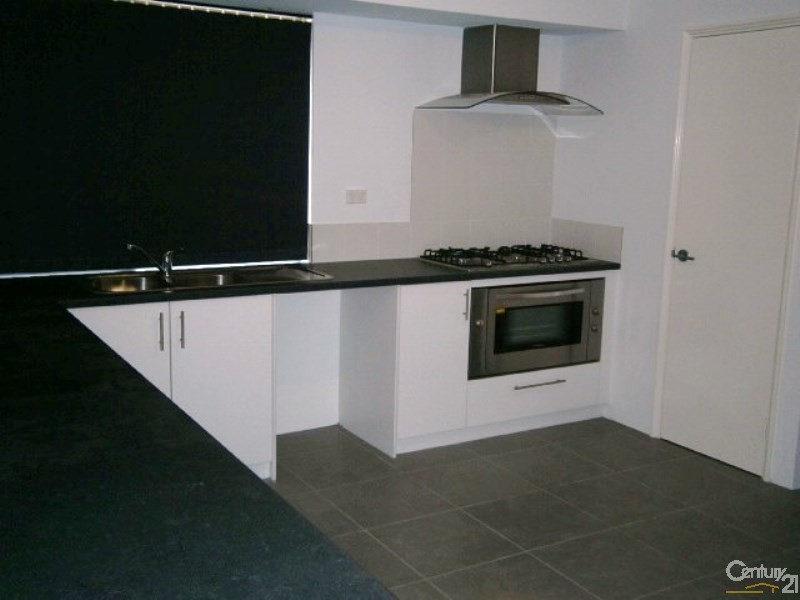 4 Rotterdam Vista, Hocking WA 6065