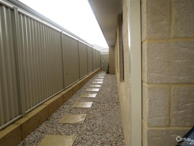 24 Chesstree, Alkimos WA 6038