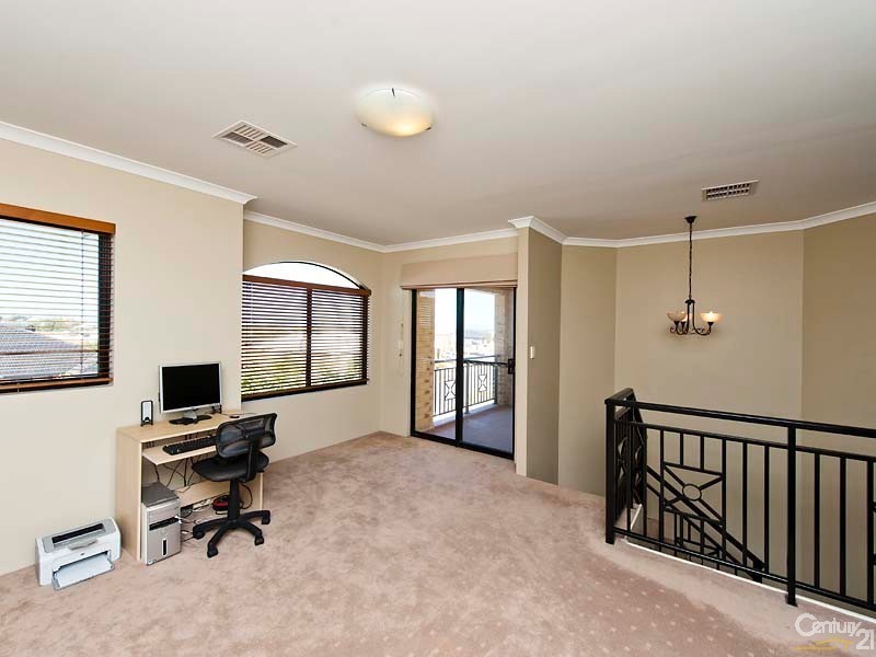 11 Agnes Way, Quinns Rocks WA 6030