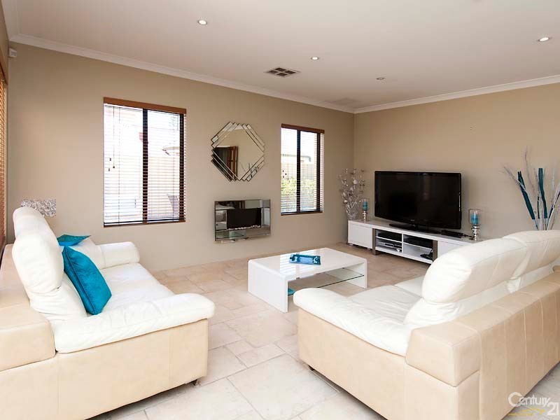 11 Agnes Way, Quinns Rocks WA 6030