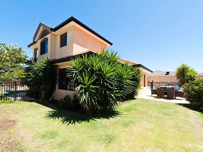 11 Agnes Way, Quinns Rocks WA 6030