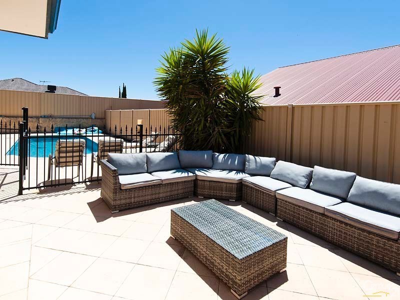 11 Agnes Way, Quinns Rocks WA 6030