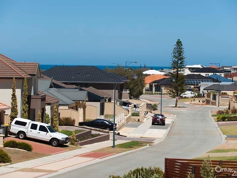 11 Agnes Way, Quinns Rocks WA 6030