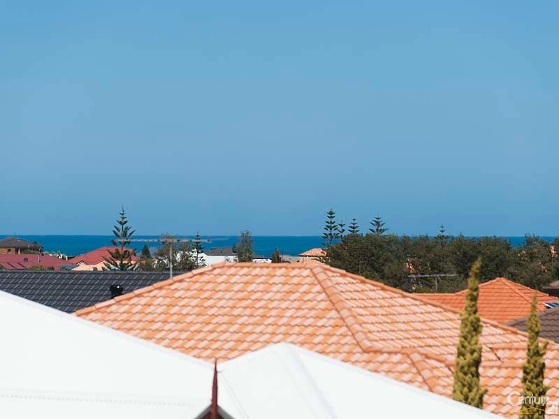 11 Agnes Way, Quinns Rocks WA 6030