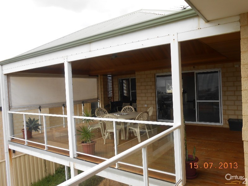 18 Cox Crescent, Quinns Rocks WA 6030