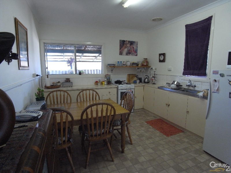 9 Harrington Street, Calingiri WA 6569