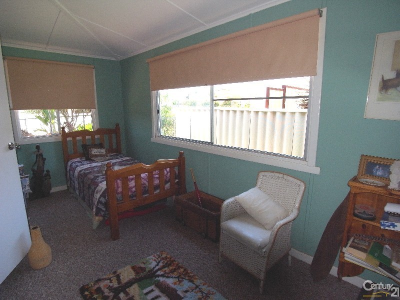 9 Harrington Street, Calingiri WA 6569