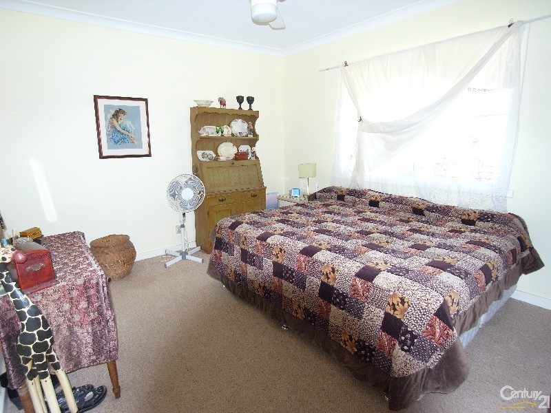 9 Harrington Street, Calingiri WA 6569