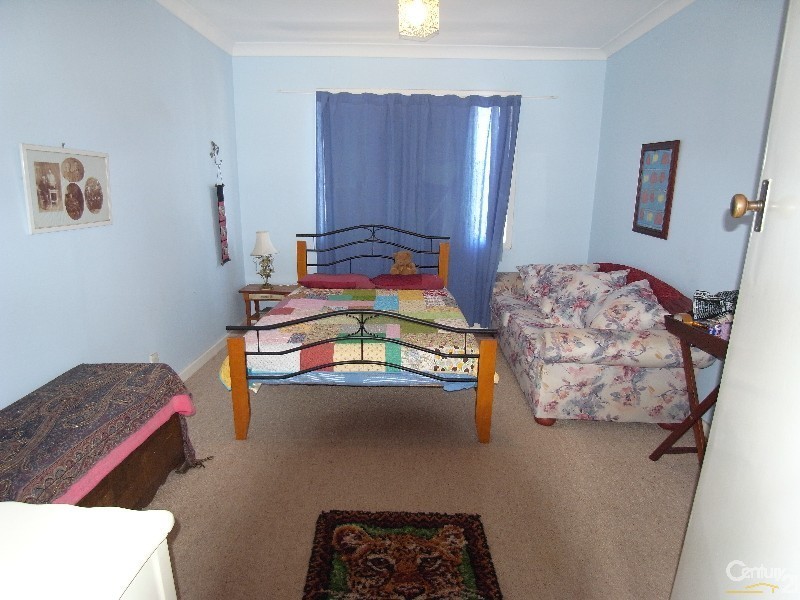 9 Harrington Street, Calingiri WA 6569