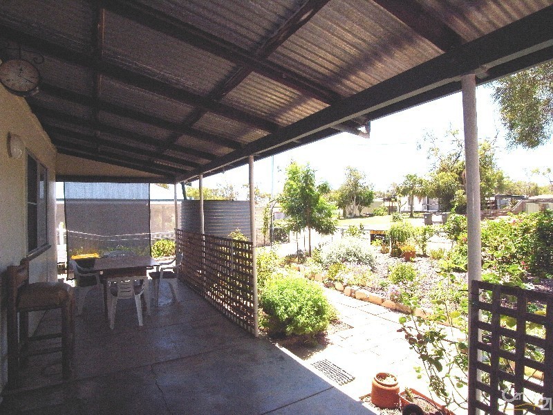 9 Harrington Street, Calingiri WA 6569