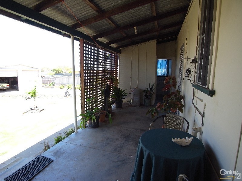 9 Harrington Street, Calingiri WA 6569